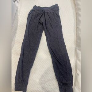 LULULEMON size 4 Grey Joggers - Great condition